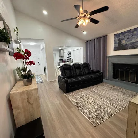 Cozy 2 Bedroom In Round Rock King Bed